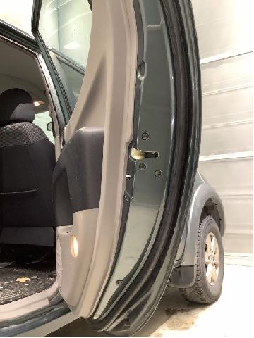 Dør høyre bak til Mitsubishi L200 2006-2015 (Type IV)  (MITSUBISHI|5730A204|)