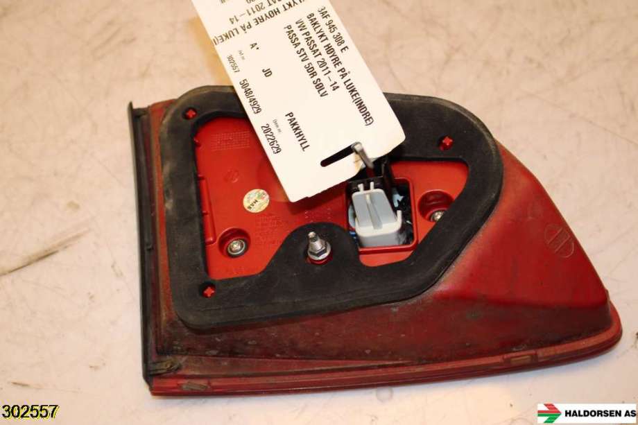 Baklykt høyre indre til VW Passat 2011-2015 (B7) (B7) (VOLKSWAGEN|3AF 945 308 E|)