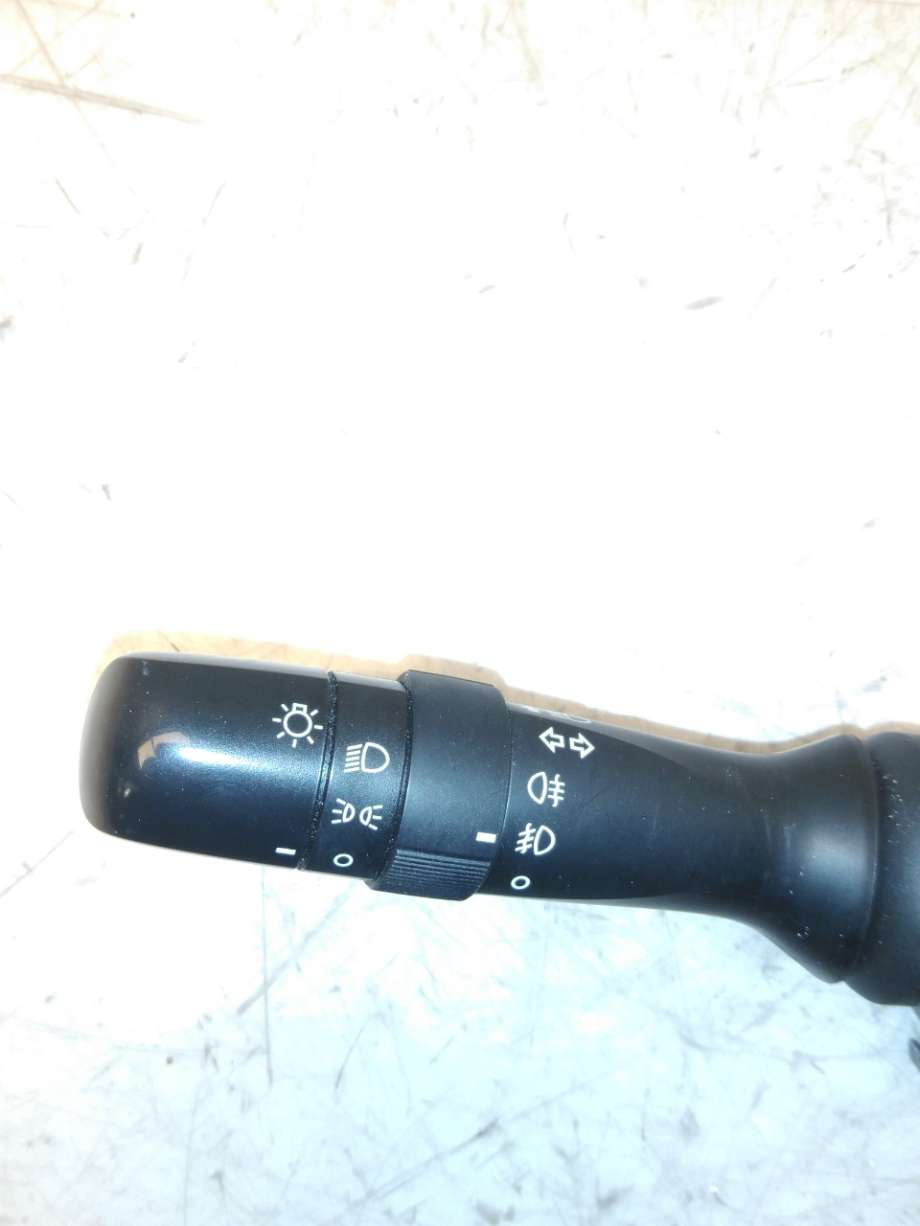 Bryter combi til Toyota Avensis 2009-2015 (Type III, Fase 1)  (TOYOTA|8414005200|)
