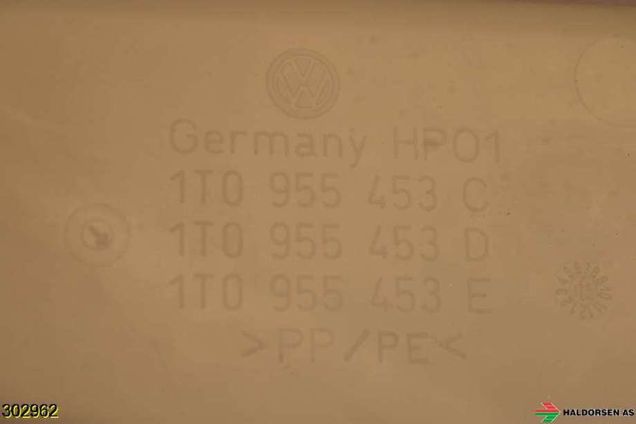Spylertank til VW Touran 2010-2015 (Type I, Fase 3)  (VOLKSWAGEN|1T0 955 453 E|)