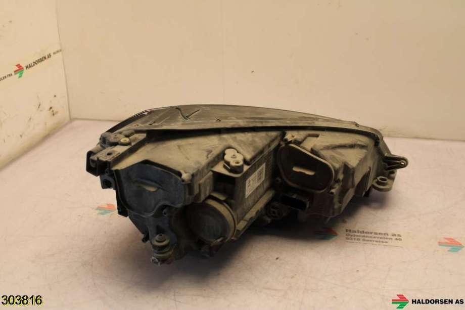 Frontlykt venstre halogen til VW e-Golf 2017-2020 (Fase 2)  (VOLKSWAGEN|5GE 941 773|)