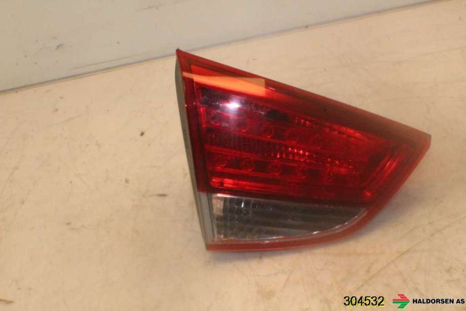 Baklykt venstre indre til Hyundai Ix35 2010-2015  (HYUNDAI|92405 2Y000|)