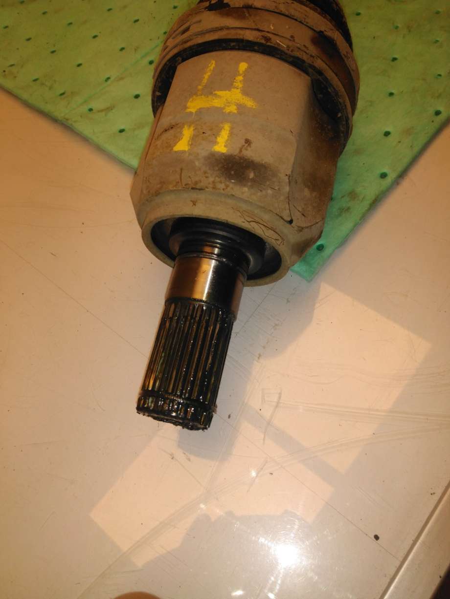 Drivaksel høyre foran til Hyundai Ix35 2010-2015 (HYUNDAI|)