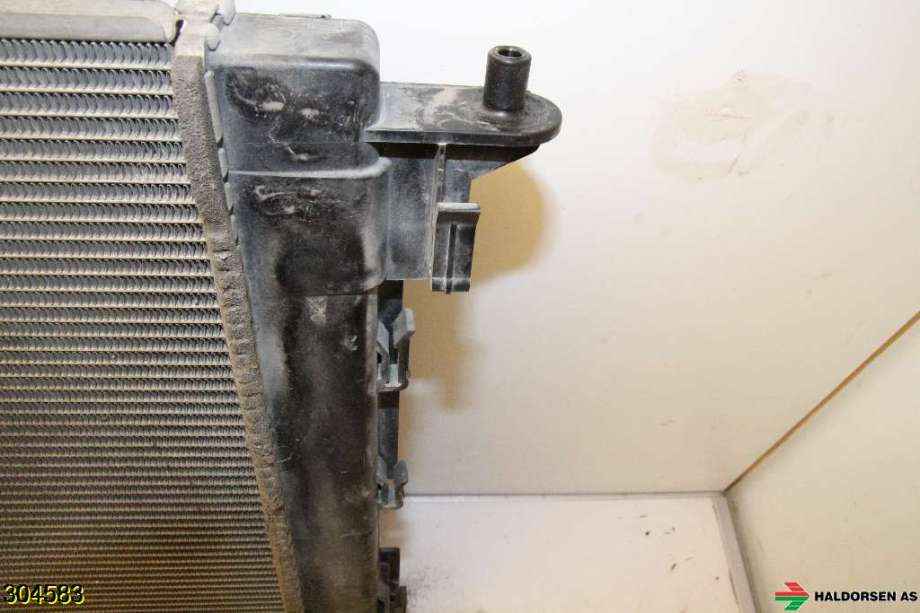 Radiator (automat gir) til Hyundai Ix35 2010-2015 (HYUNDAI|25310 2Y010|)