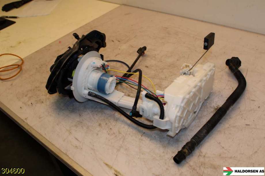 Bensinpumpe elektrisk til Toyota RAV4 2019-->> (Type V)  (TOYOTA|7702042270|)