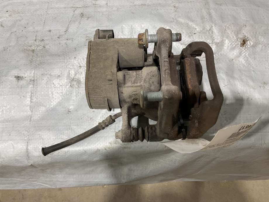 Bremsecaliper venstre bak til Mercedes CLA 2019-->> (C118) (C118) (MERCEDES|A 247 423 19 00|)