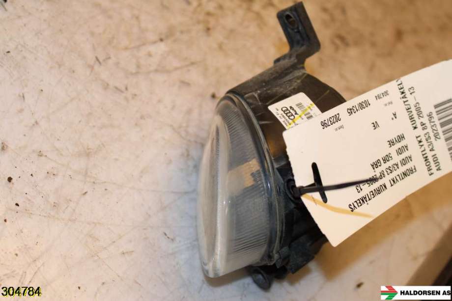 Tåkelykt høyre foran til Audi A3 2009-2012 (Type II, Fase 2)  (AUDI|8E0 941 700 E|)