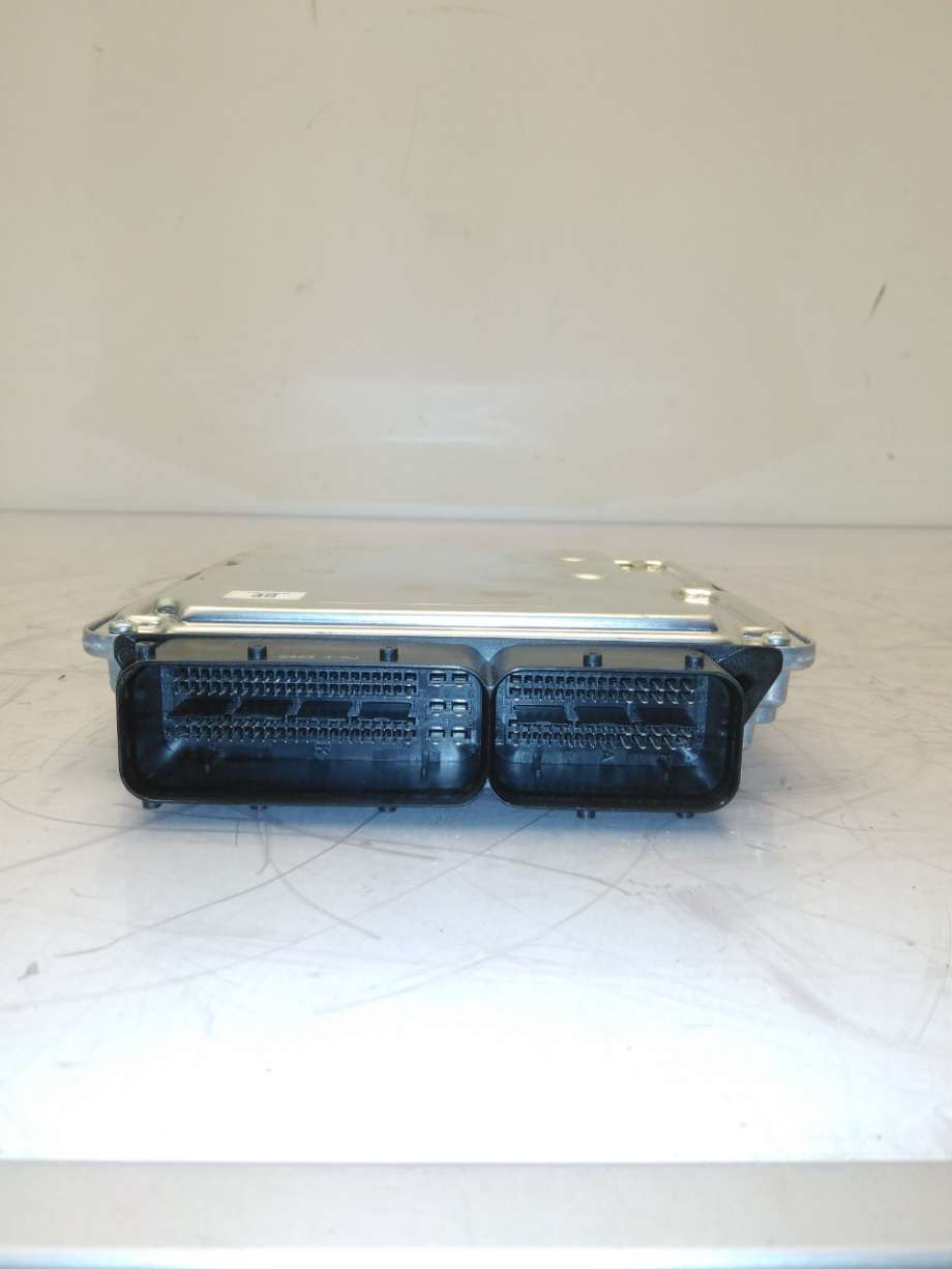 Styreenhet motor til VW Transporter / Caravelle 2009-2015 (Fase 2) (T5) (T5) (VOLKSWAGEN|03L 906 019 GR 7E0|)