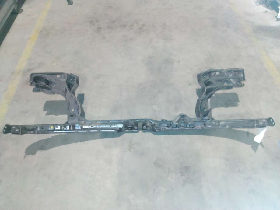 Frontplate til VW Transporter / Caravelle 2009-2015 (Fase 2) (T5) (T5) (VOLKSWAGEN|7E0 805 594 L|)