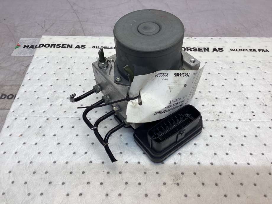 ABS sentral til Toyota Hilux 2016-2020  (TOYOTA|)