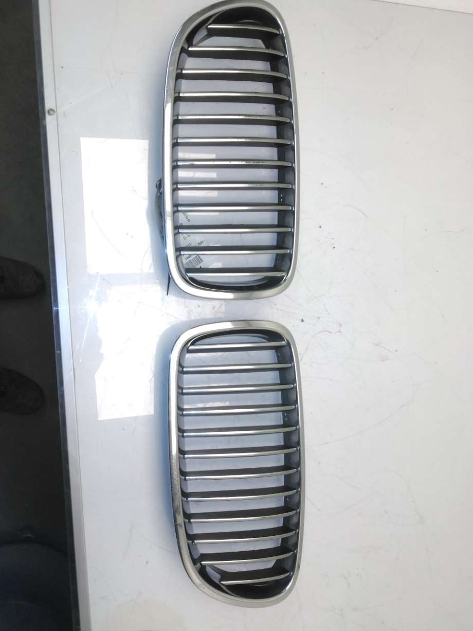 Grill til BMW 5-Serie 2010-2017 (F10/F11) (F10/F11) (BMW|51 13 7 200 727|51 13 7 200 728|)