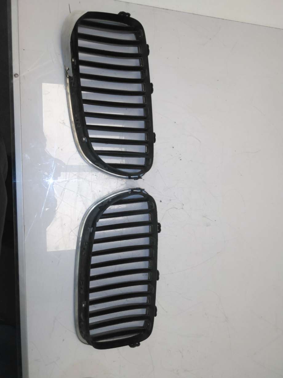 Grill til BMW 5-Serie 2010-2017 (F10/F11) (F10/F11) (BMW|51 13 7 200 727|51 13 7 200 728|)