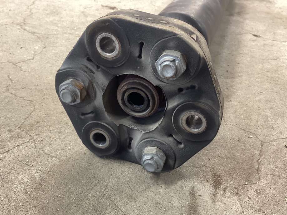 Mellomaksel til BMW 5-Serie 2003-2010 (E60/E61) (E60/E61) (BMW|26 10 7 573 575|)