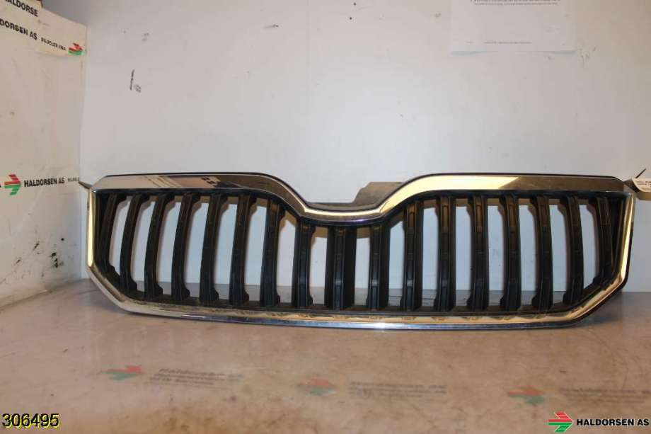 Grill til Škoda Yeti 2014-2017 (Fase 2)  (SKODA|5L0 853 668 A 9B9|)