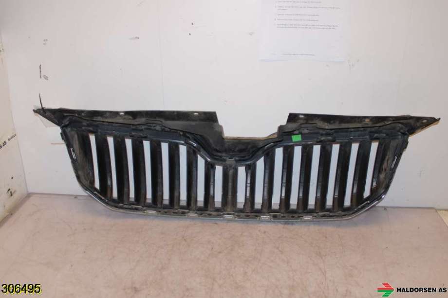 Grill til Škoda Yeti 2014-2017 (Fase 2)  (SKODA|5L0 853 668 A 9B9|)
