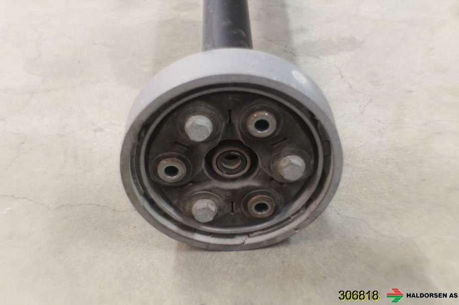 Mellomaksel til VW Passat 2015-2019 (Fase 1) (B8) (B8) (VOLKSWAGEN|3Q0 521 101 AB|)