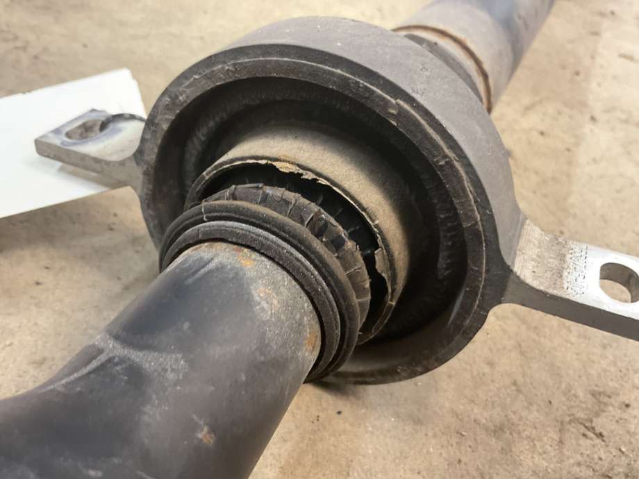Mellomaksel til BMW X3 2010-2017 (F25) (F25) (BMW|26 10 7 589 802|)