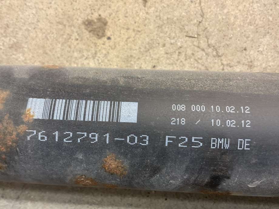 Mellomaksel til BMW X3 2010-2017 (F25) (F25) (BMW|26 10 7 589 802|)