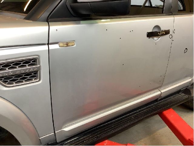 Dør venstre foran til Land Rover Discovery 2005-2009 (Type III)  (LAND-ROVER|BDA780110|)