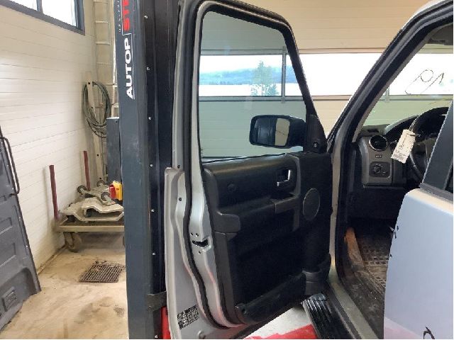 Dør venstre foran til Land Rover Discovery 2005-2009 (Type III)  (LAND-ROVER|BDA780110|)