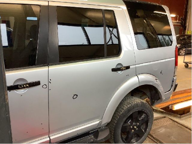 Dør venstre bak til Land Rover Discovery 2005-2009 (Type III)  (LAND-ROVER|BFA780110|)