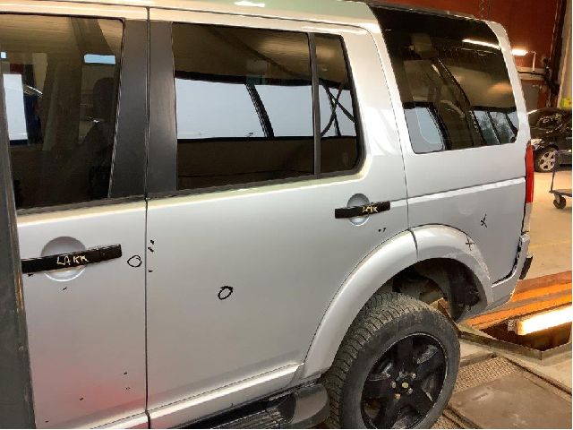 Dør venstre bak til Land Rover Discovery 2005-2009 (Type III)  (LAND-ROVER|BFA780110|)