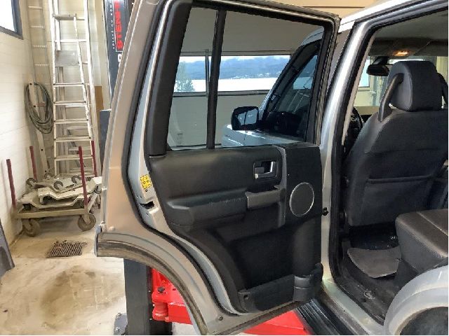 Dør venstre bak til Land Rover Discovery 2005-2009 (Type III)  (LAND-ROVER|BFA780110|)