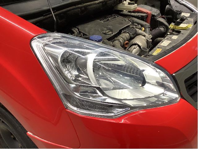 Frontlykt høyre halogen til Peugeot Partner 2015-2019 (Type II, Fase 2)  (PEUGEOT|6206 K6|)