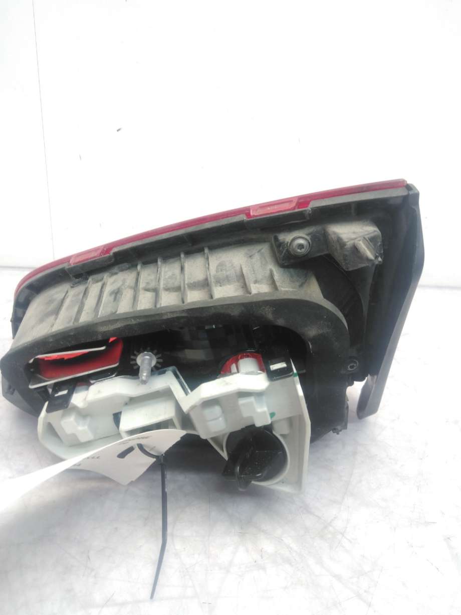 Baklykt venstre indre til VW Golf VII 2012-2017 (Fase 1)  (VOLKSWAGEN|5GO 945 093 AC|)