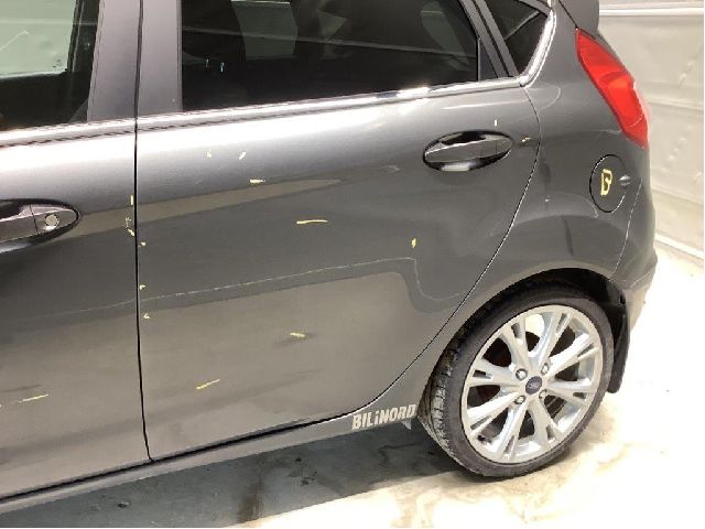 Dør venstre bak til Ford Fiesta 2013-2017 (Type VI, Fase 2)  (FORD|1692503|)