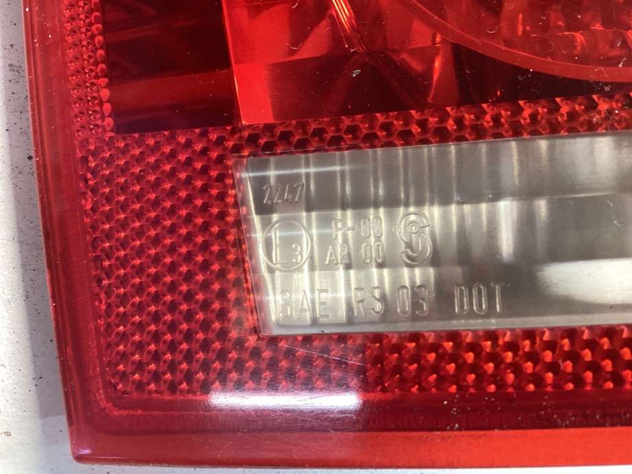 Baklykt venstre indre til BMW 5-Serie 2003-2010 (E60/E61) (E60/E61) (BMW|63 21 7 165 829|)