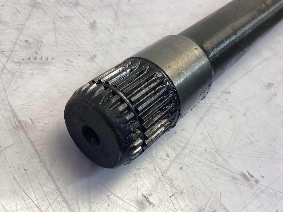 Drivaksel høyre foran til BMW 5-Serie 2003-2010 (E60/E61) (E60/E61) (BMW|31 60 7 570 272|)