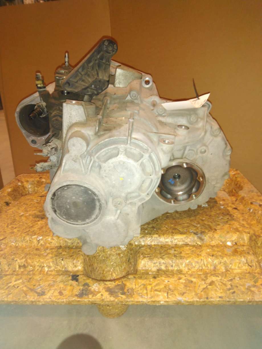 Girkasse manuell 6-trinn til Škoda Octavia 2013-2016 (Type III, Fase 1)  (SKODA|02Q 300 014 J|)