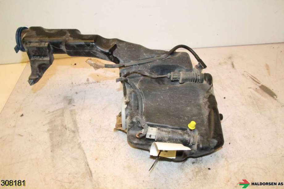 Spylertank til Mercedes E-Klasse 2009-2013 (Fase 1) (W212) (W212) (MERCEDES|A 204 869 01 00|)