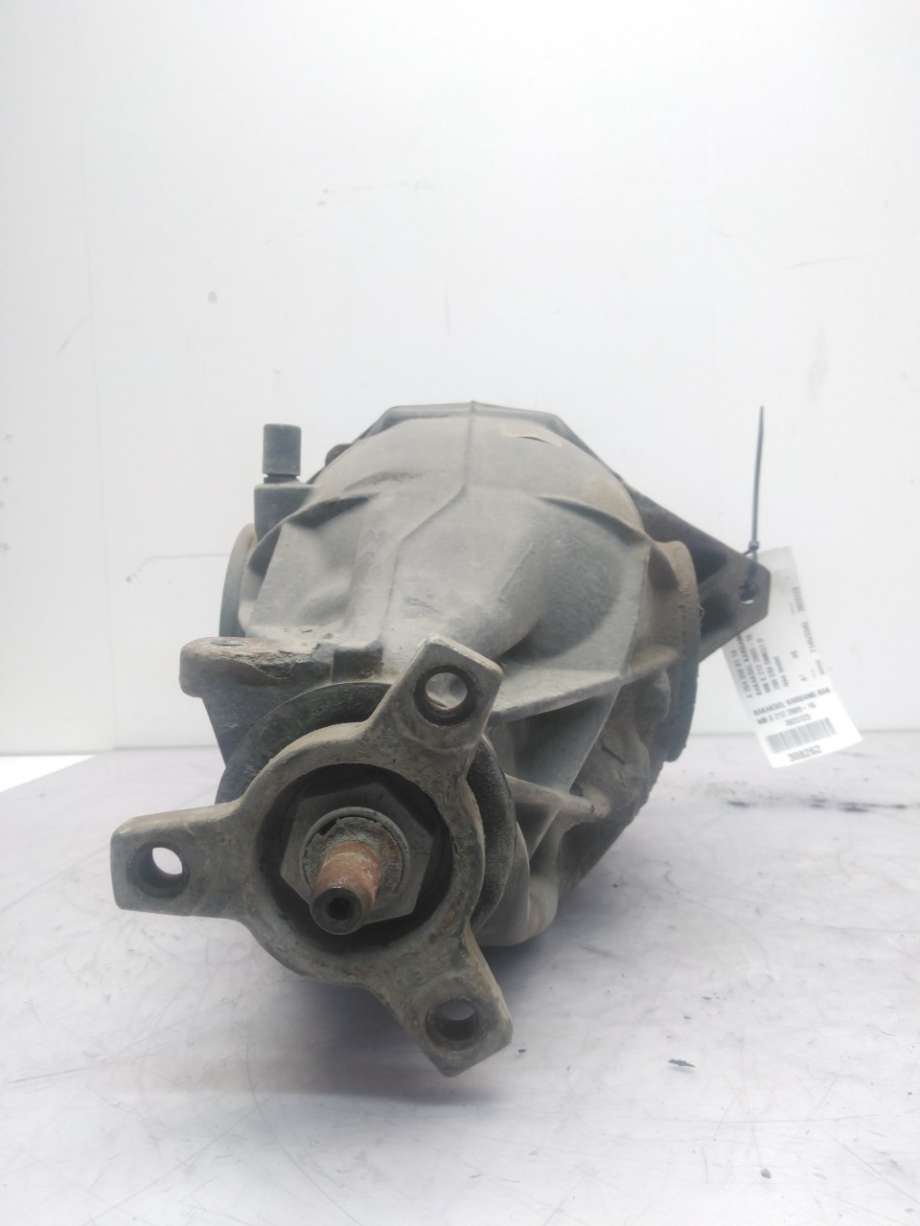 Kardang klokke bak til Mercedes E-Klasse 2009-2013 (Fase 1) (W212) (W212) (MERCEDES|A 204 350 01 14|)