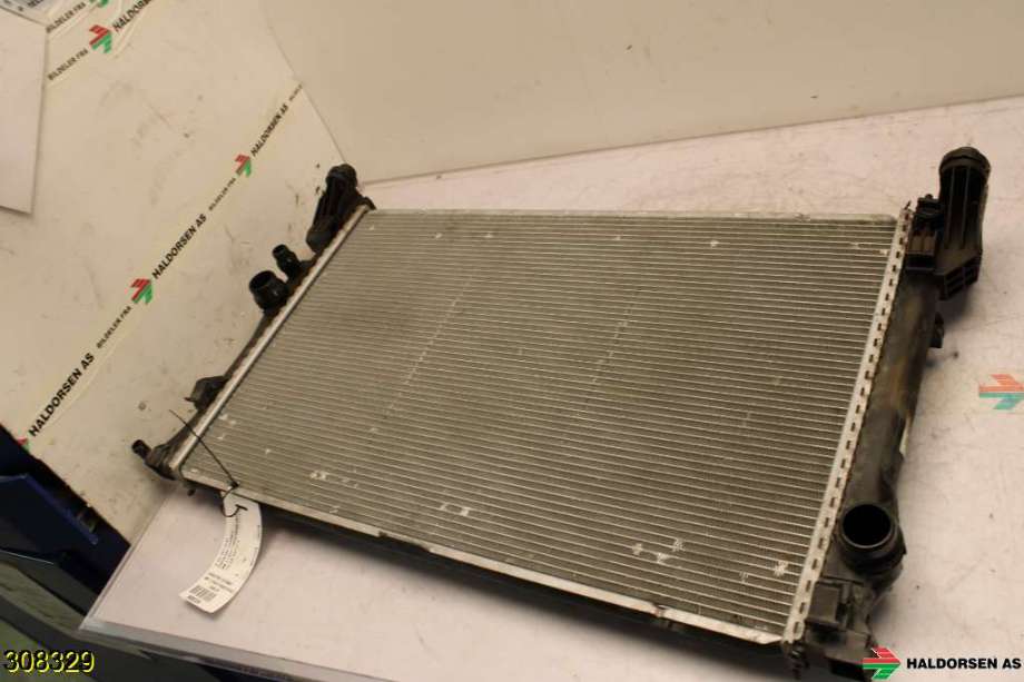 Radiator (automat gir) til Mercedes Vito 2014-->> (W447) (W447) (MERCEDES|A 447 501 00 01|)