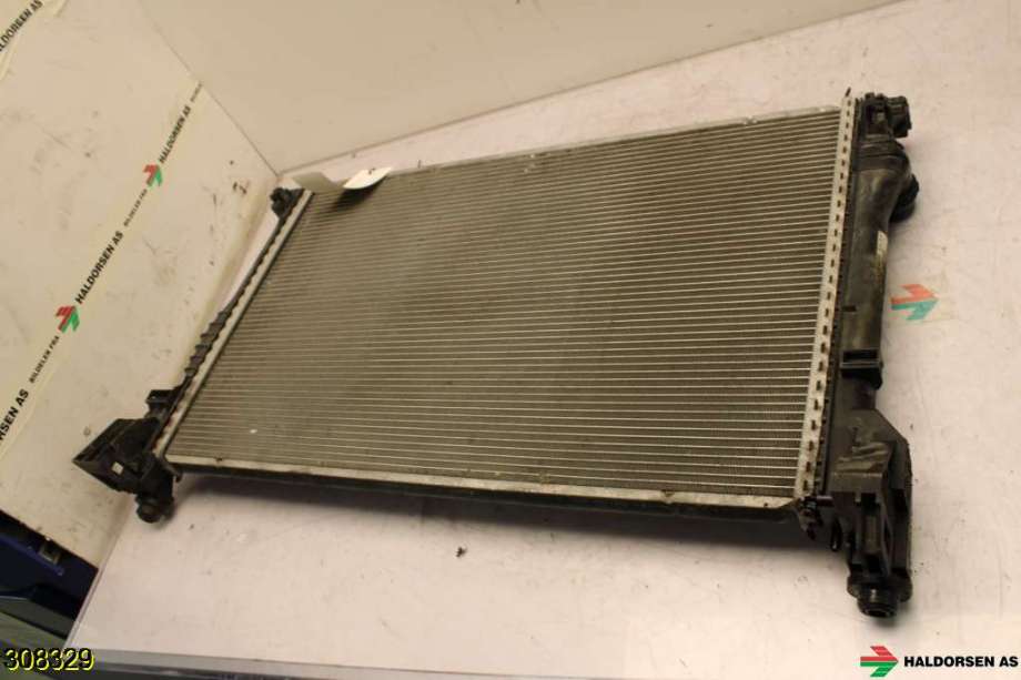 Radiator (automat gir) til Mercedes Vito 2014-->> (W447) (W447) (MERCEDES|A 447 501 00 01|)
