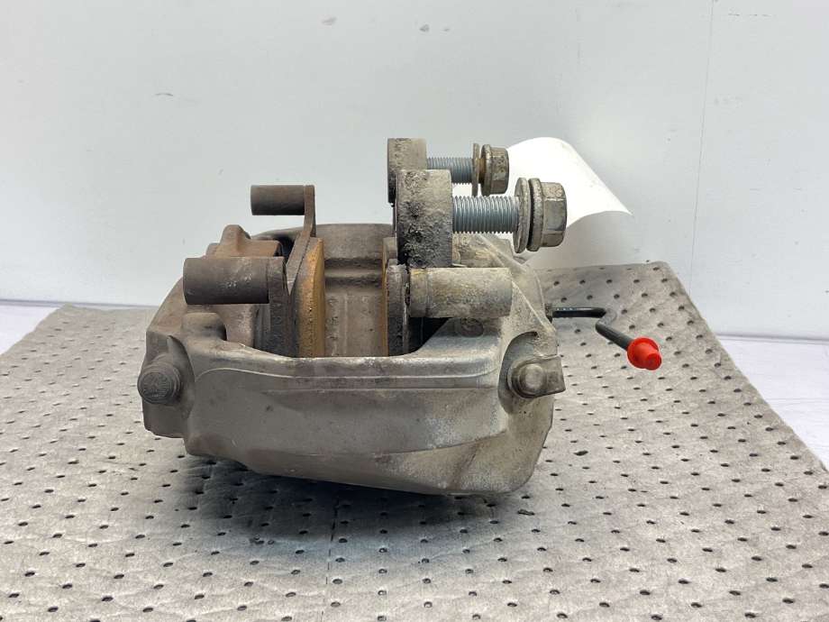 Bremsecaliper venstre foran til Audi Q5 2017-->> (Type II)  (AUDI|8W0 615 107 E|)
