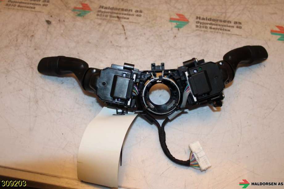 Bryter combi til Toyota Yaris Cross (SUV) 2021-->>  (TOYOTA|8465202A50|8432902020|)
