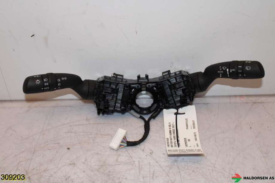 Bryter combi til Toyota Yaris Cross (SUV) 2021-->>  (TOYOTA|8465202A50|8432902020|)