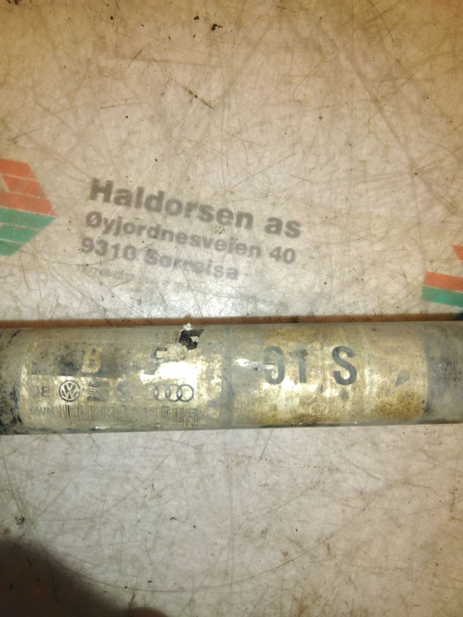 Drivaksel høyre foran til Audi A6 2011-2014 (Type IV, Fase 1) (C7) (C7) (AUDI|4G0 407 271 F|)