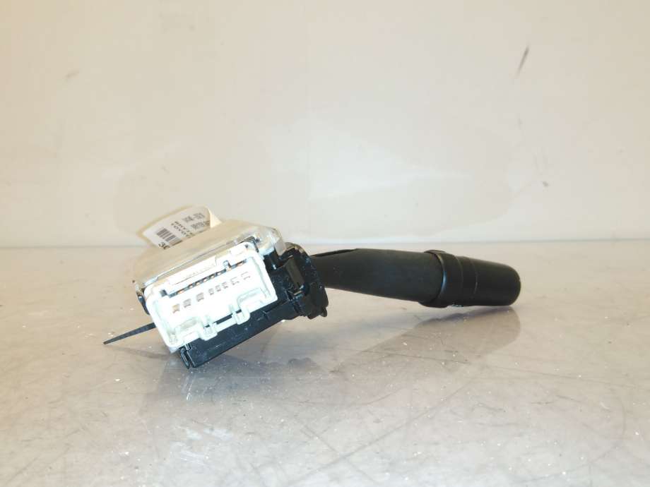 Bryter blink til Toyota Hiace 2007-2012 (Fase 3)  (TOYOTA|84140-26210|)