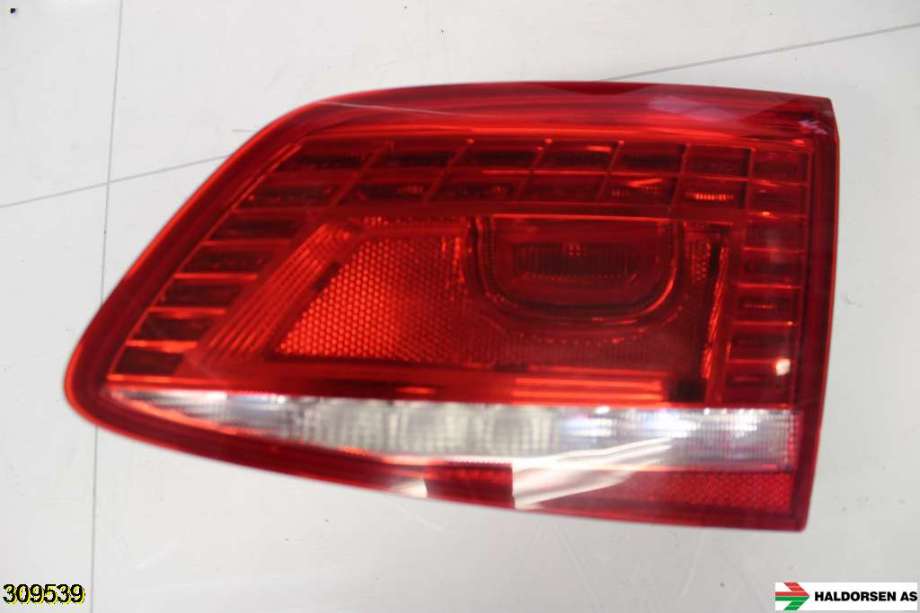 Baklykt høyre indre til VW Passat 2011-2015 (B7) (B7) (VOLKSWAGEN|3AF 945 308 E|)