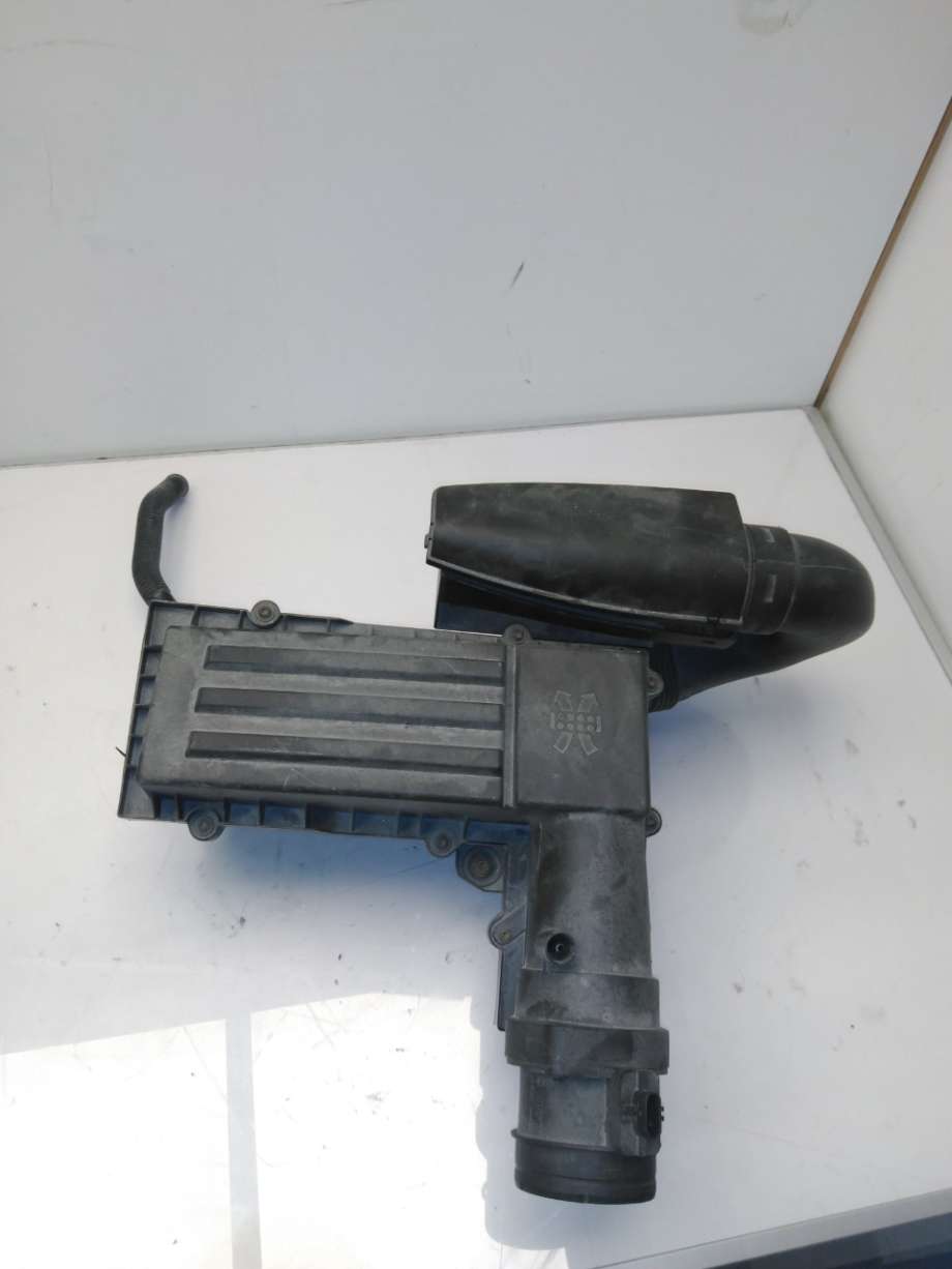 Luftfilterboks til VW Passat 2011-2015 (B7) (B7) (VOLKSWAGEN|3C0 129 607 BH|)