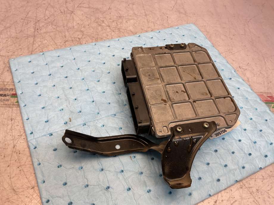 Styreenhet motor til Toyota RAV4 2009-2013 (Type III, Fase 2)  (TOYOTA|8966142J10|)