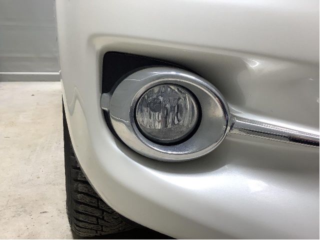 Tåkelykt høyre foran til Toyota RAV4 2009-2013 (Type III, Fase 2)  (TOYOTA|81210-0W050|)