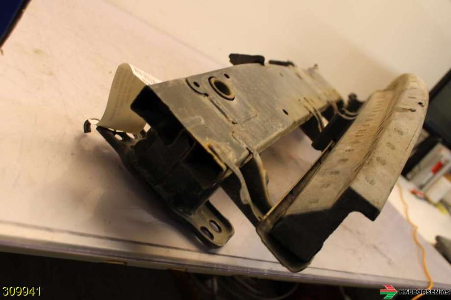Støtfangerforsterkning foran til Toyota RAV4 2009-2013 (Type III, Fase 2)  (TOYOTA|5261842040|)