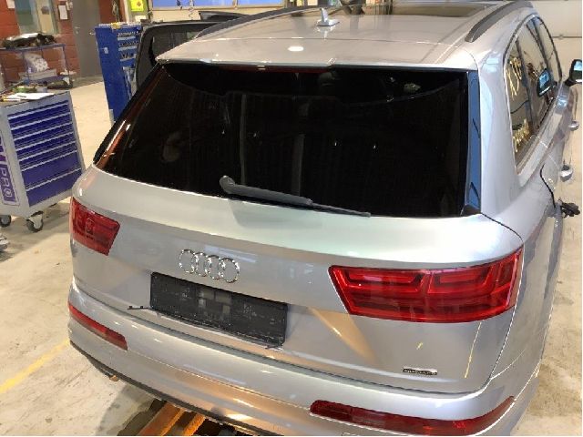 Bakluke til Audi Q7 2015-->> (Type II) (AUDI|4M0 827 025 C|)