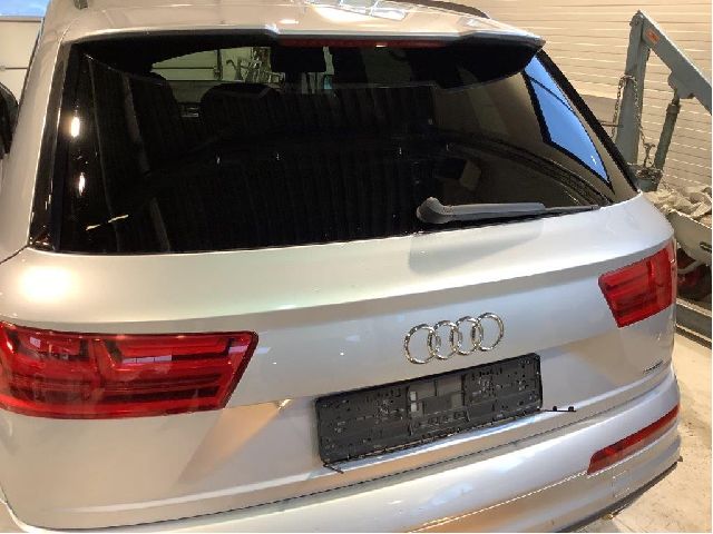 Bakluke til Audi Q7 2015-->> (Type II) (AUDI|4M0 827 025 C|)