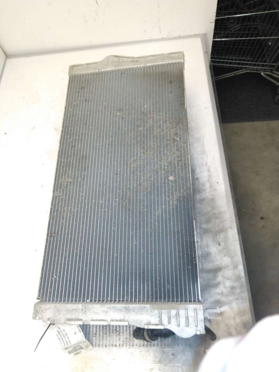 Radiator (automat gir) til BMW 5-Serie 2010-2017 (F10/F11) (F10/F11) (BMW|17 11 8 509 175|)